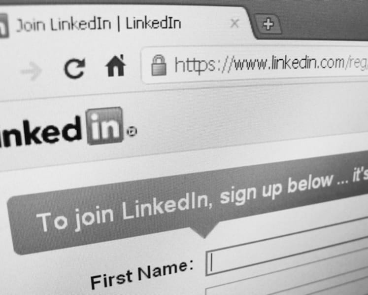 Ten rules for composing your LinkedIn summary