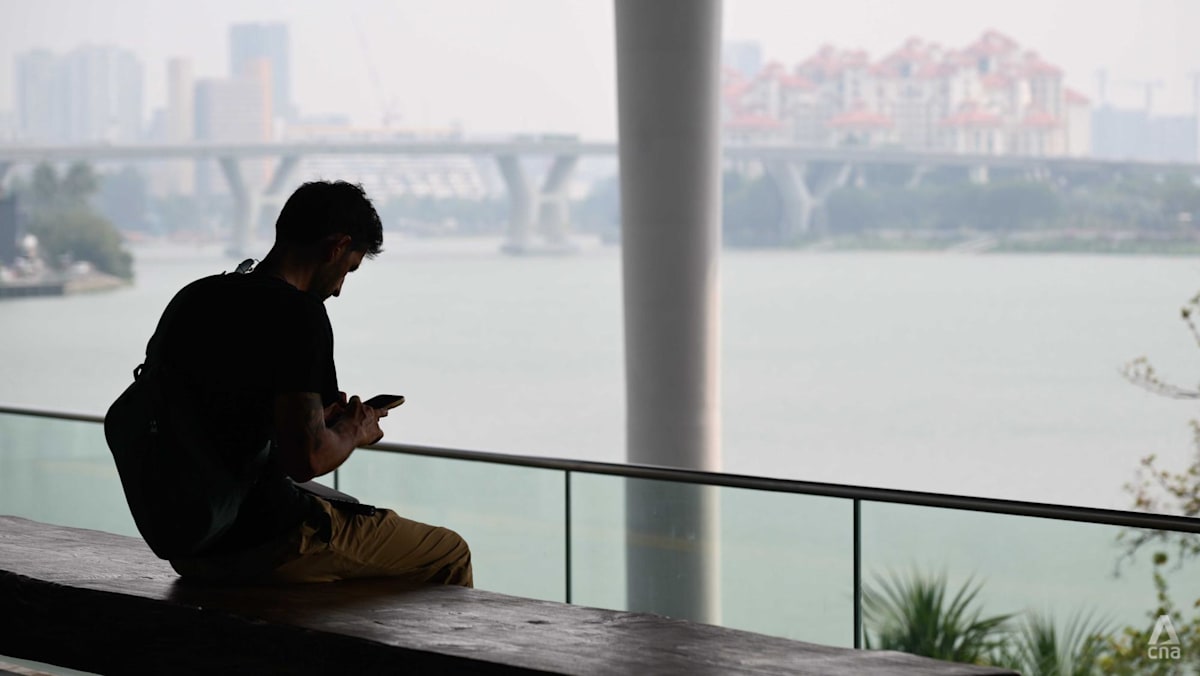 Singapore Haze Returns: Air Quality Drops to Unhealthy Levels