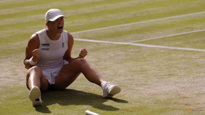 Swiatek beats Anisimova to win Wimbledon title
