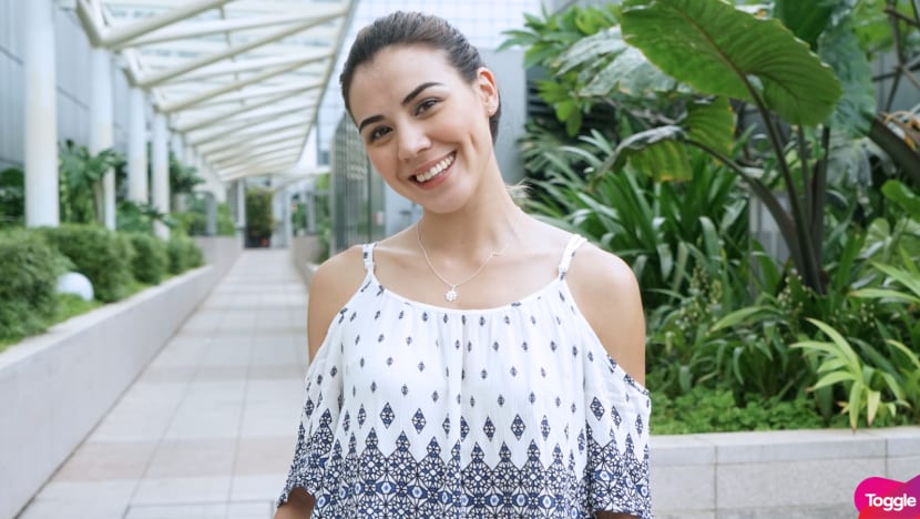 Carla Dunareanu: Social media’s Little Miss Sunshine