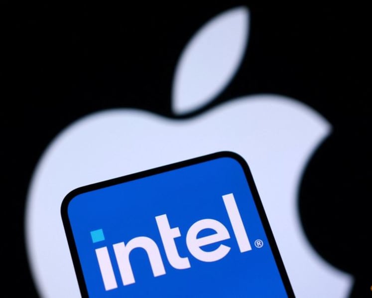 Trump says Apple to work with Intel to manufacture chips in US