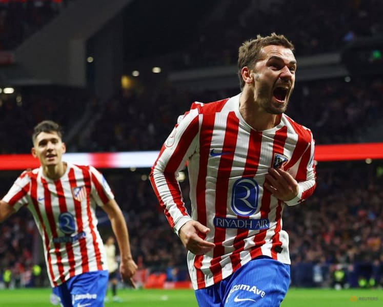 Atletico hit Barcelona for four to take giant step toward Copa del Rey final