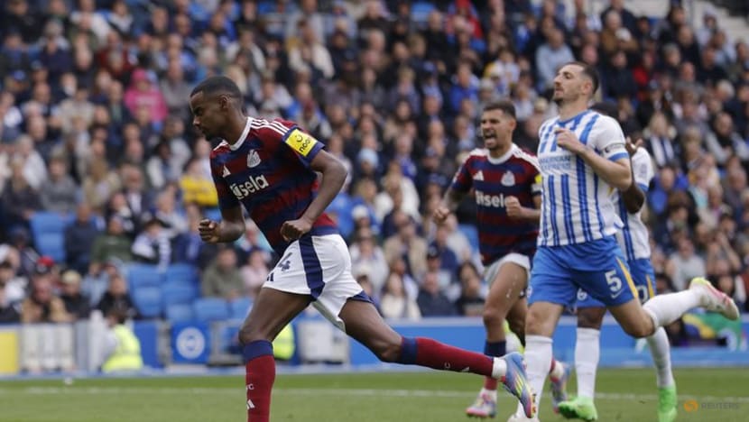 Newcastle salvage draw at Brighton thanks to late Isak penalty