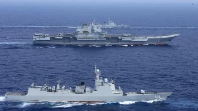 日本称辽宁舰两天内在冲绳周边进行百次起降