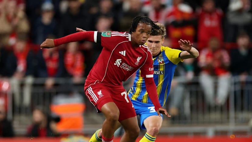 Liverpool winger Ngumoha signs first professional contract at 17