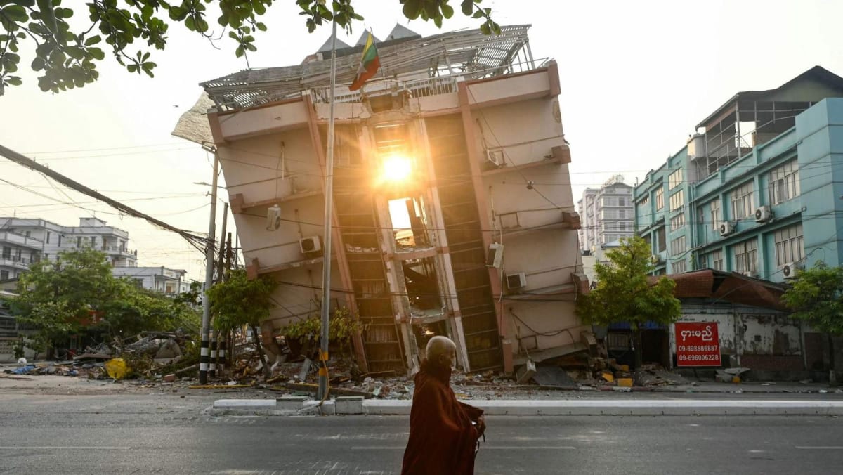 Survivors of Myanmar quake left without food, water and shelter, aid groups say Survivors of Myanmar quake left without food, water and shelter, aid groups say