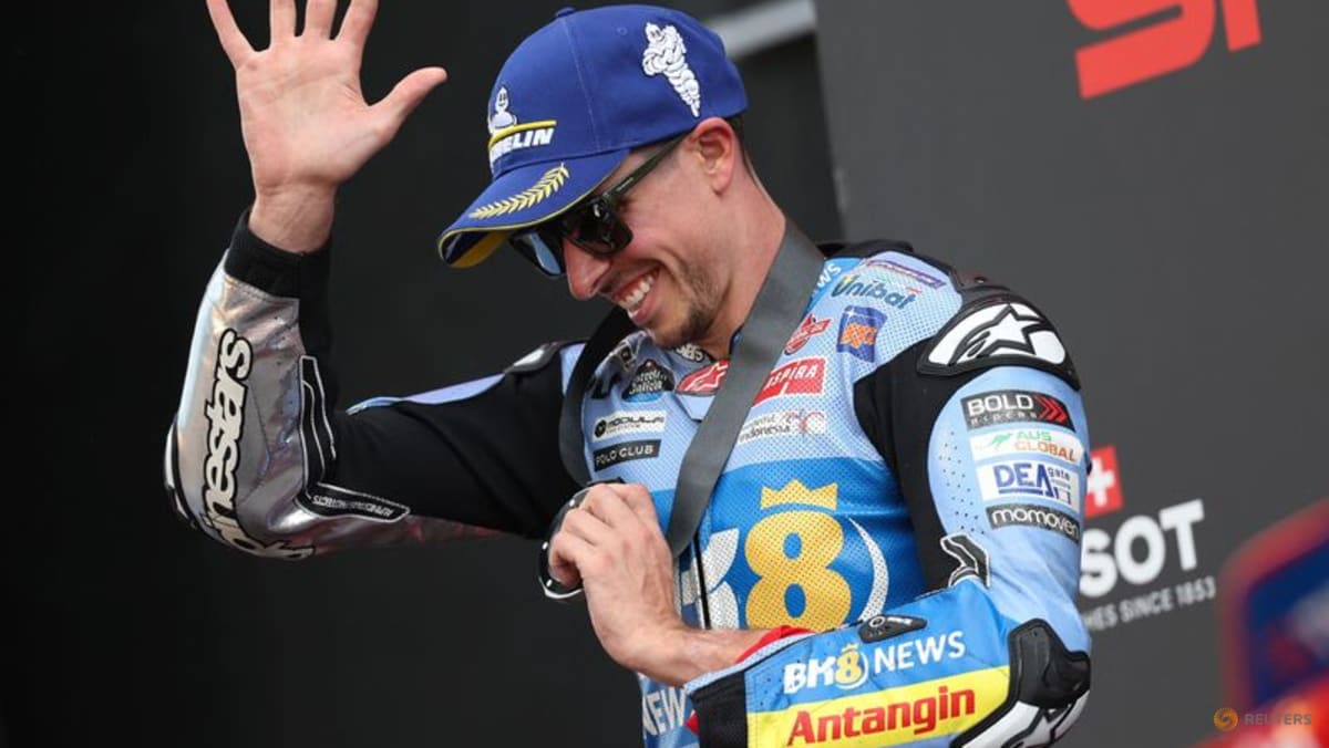 Alex Marquez breaks lap record to clinch pole at Catalan Grand Prix