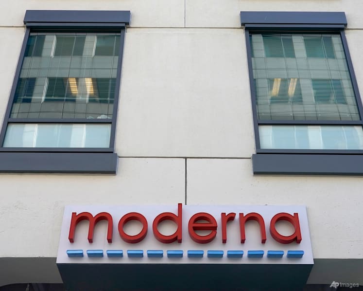 Moderna says updated COVID-19 shot boosts Omicron protection