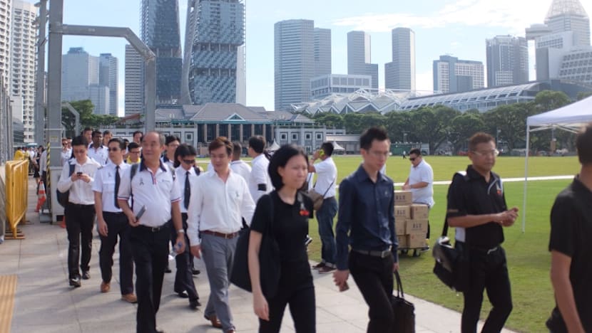 Young and old bid goodbye to S R Nathan
