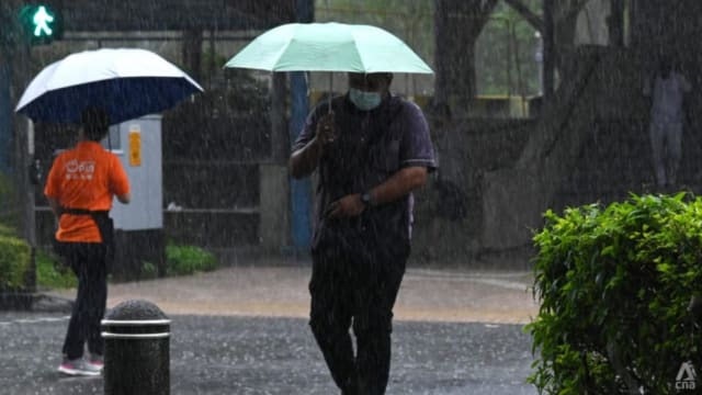 本地中西南部 晚上9点15分至10点30分将下大雨
