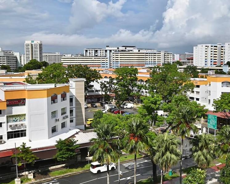 Self-isolation for household members of COVID-19 close contacts a 'necessary' interim measure, say experts