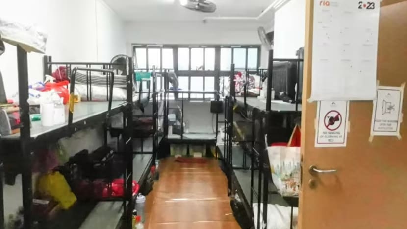 Taraf kehidupan di dormitori lebih baik sejak COVID-19 namun lebih banyak penambahbaikan diperlukan Taraf kehidupan di dormitori lebih baik sejak COVID-19 namun lebih banyak penambahbaikan diperlukan