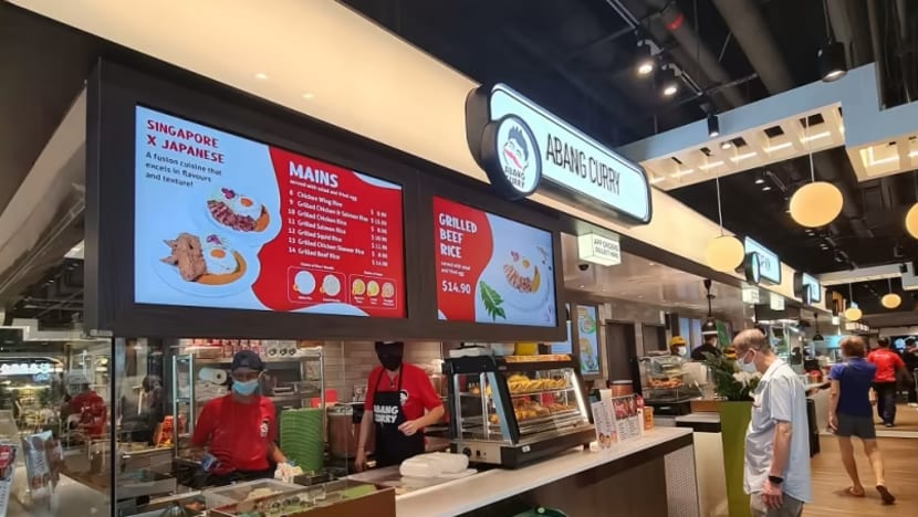 Kopitiam kerah kakitangan ke 15 cawangan untuk bantu pelanggan alih daripada kad ke aplikasi Kopitiam kerah kakitangan ke 15 cawangan untuk bantu pelanggan alih daripada kad ke aplikasi