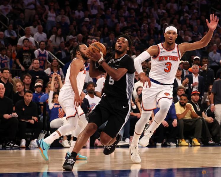 Spurs go into attack mode to top Knicks in Game 3