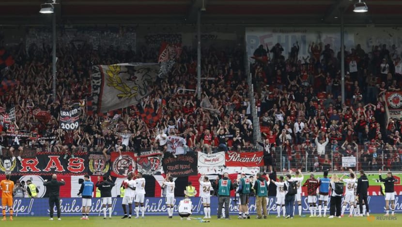 Bayer Leverkusen grab late winner against Heidenheim to keep title hopes alive Bayer Leverkusen grab late winner against Heidenheim to keep title hopes alive