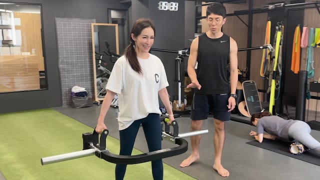 经历5次手术，萧亚轩髋骨关节骨折“已恢复八成”，复健画面曝光！