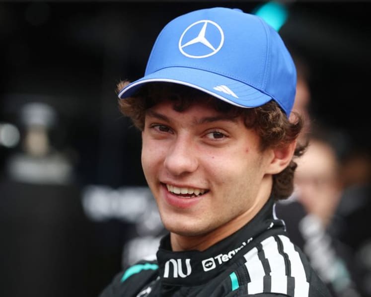 MotoGP riders are 'nuts', says F1 leader Antonelli