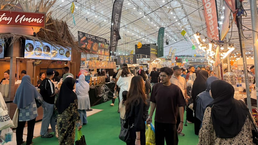 Bazar Raya Geylang Serai kerjasama dengan Shopee, Grab galak pembayaran digital, niaga 'livestream'