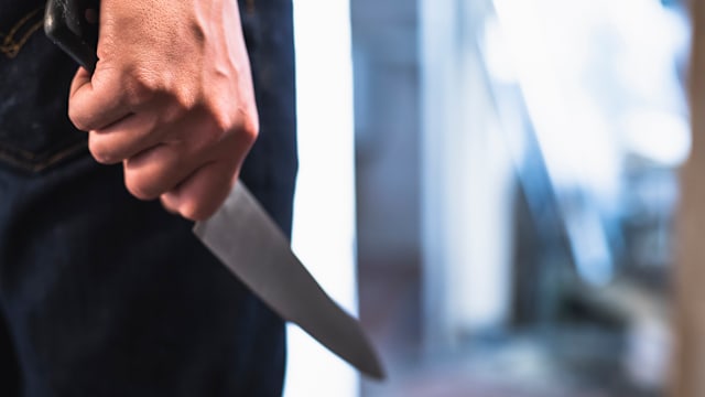 中国女子遭捅逾20刀 隆胸假体救她一命