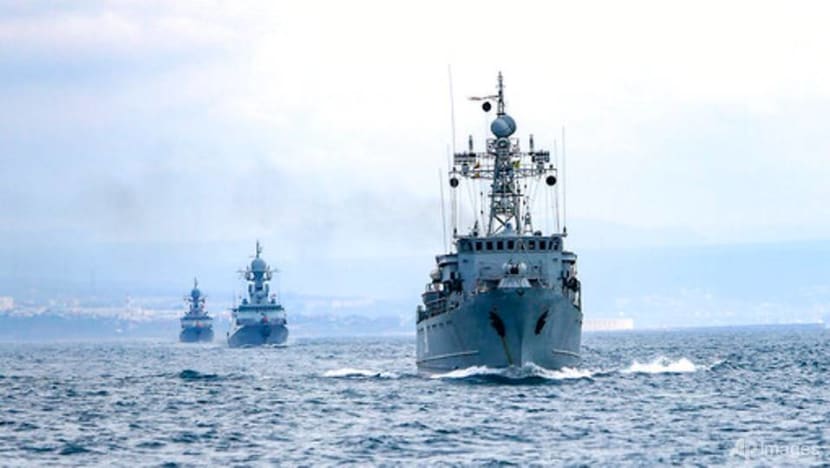 Russia holds major drills in Crimea amid Ukraine tensions Russia holds major drills in Crimea amid Ukraine tensions