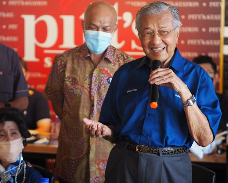 Mahathir calls Zahid ‘compulsive liar’ over remarks on his Indian lineage, demands apology