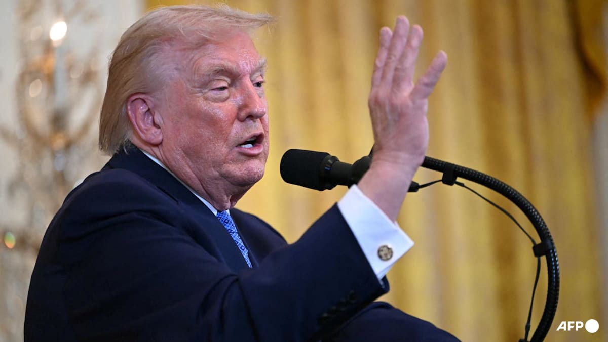 Trump imposes full travel bans on seven more countries, Palestinians