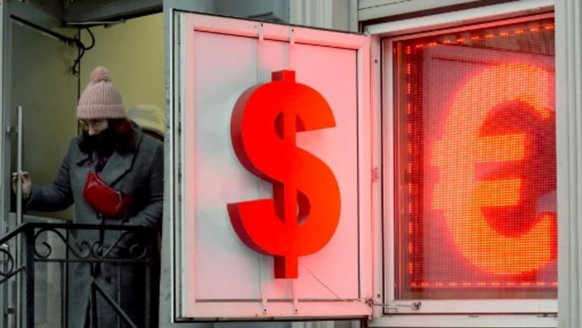 What's a reverse currency war and who's fighting one? 