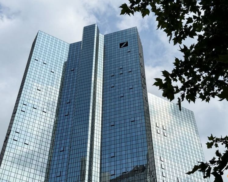 Deutsche Bank cites progress in technology revamp at retail division