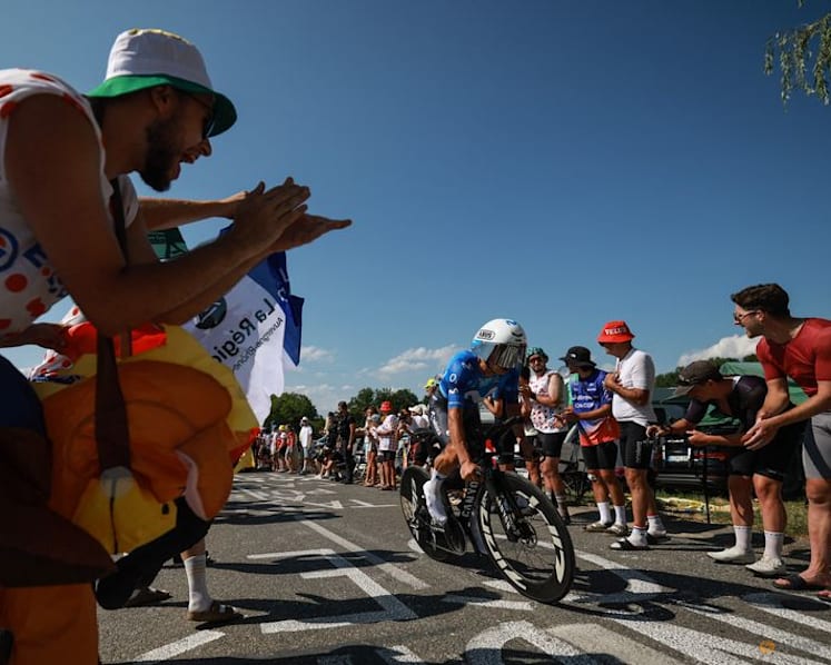 Movistar's Rubio pulls out of Tour after Alpe d'Huez crash