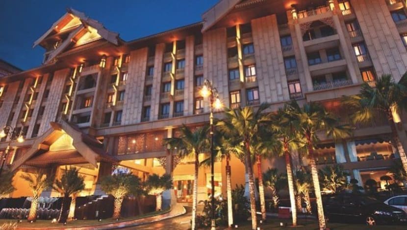 Kakitangan Royale Chulan Kuala Lumpur ‘tidak sabar’ sambut tetamu S'pura; harap VTL terus diperluas Kakitangan Royale Chulan Kuala Lumpur ‘tidak sabar’ sambut tetamu S'pura; harap VTL terus diperluas