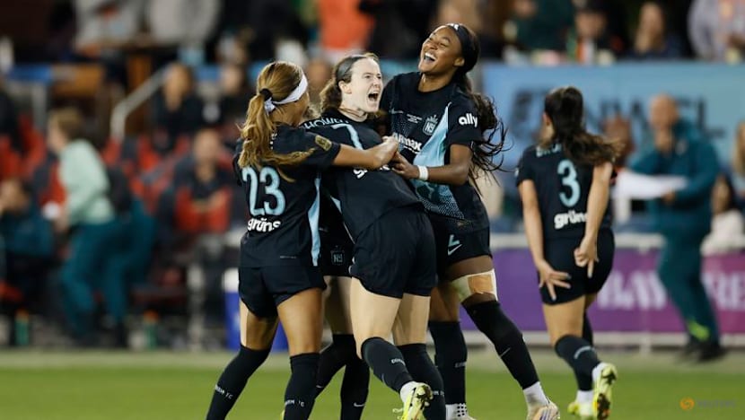 Lavelle's late strike earns underdogs Gotham second NWSL title