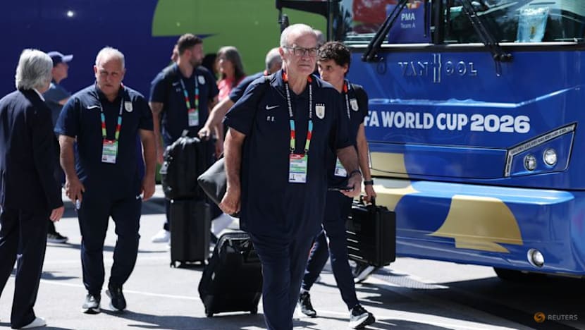 Uruguay drop Nunez for Cape Verde clash as Bielsa packs midfield