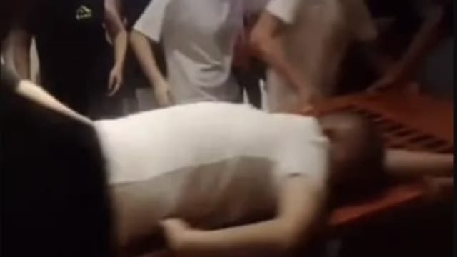 江西网红餐厅包厢吊顶坠落  砸中用餐顾客一人死