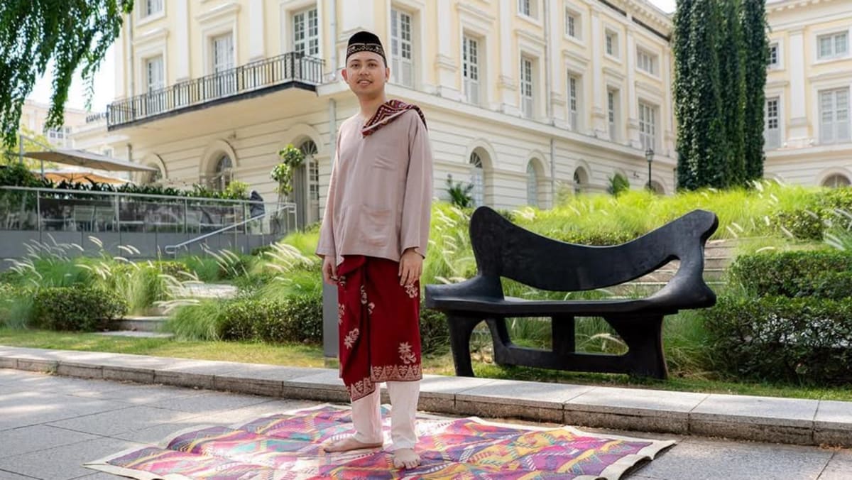 Meet the ‘Nusantara Otaku’ who wears traditional Malay clothes every day – not just for Hari Raya
