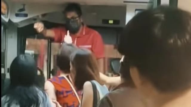 女乘客与巴士车长大吵 SMRT呼吁车长与乘客相互尊重