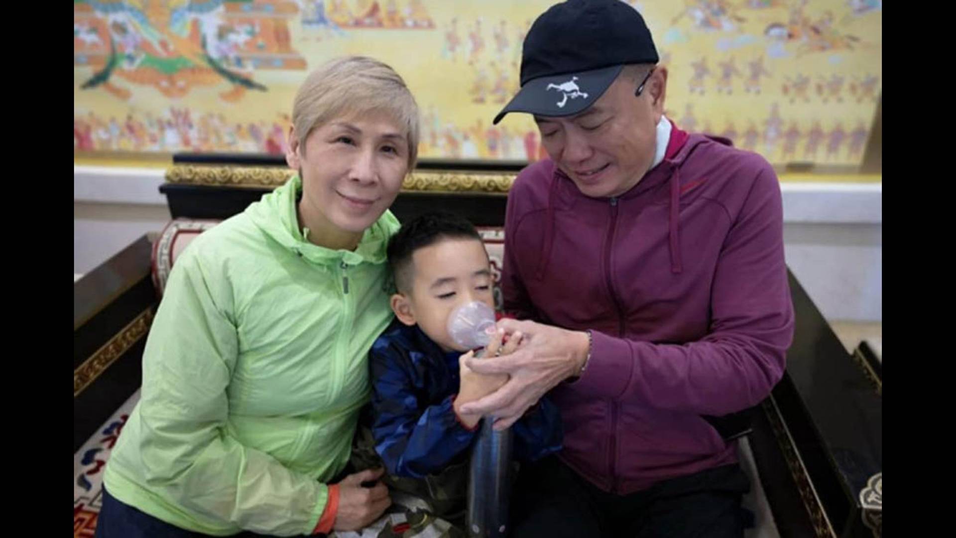 Jordan Chan and son battle high altitudes for filming - 8days