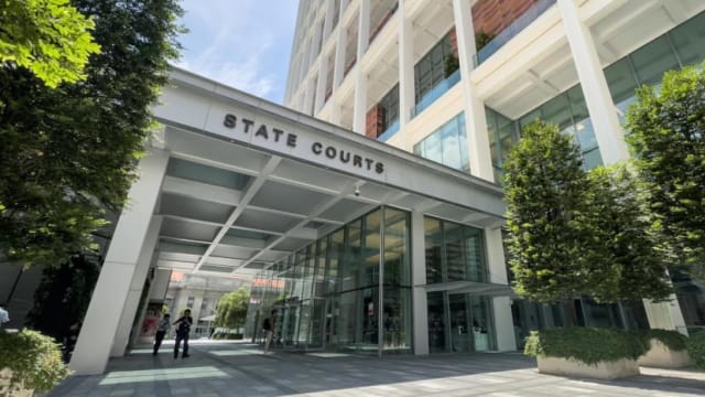 庭上撒谎掩盖同事毒打嫌犯罪行 肃毒局职员被判监18个月