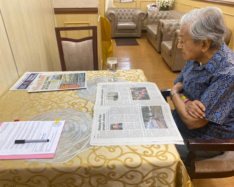 Reprieve for Mahathir’s sons to declare assets amid former PM’s recovery from infection