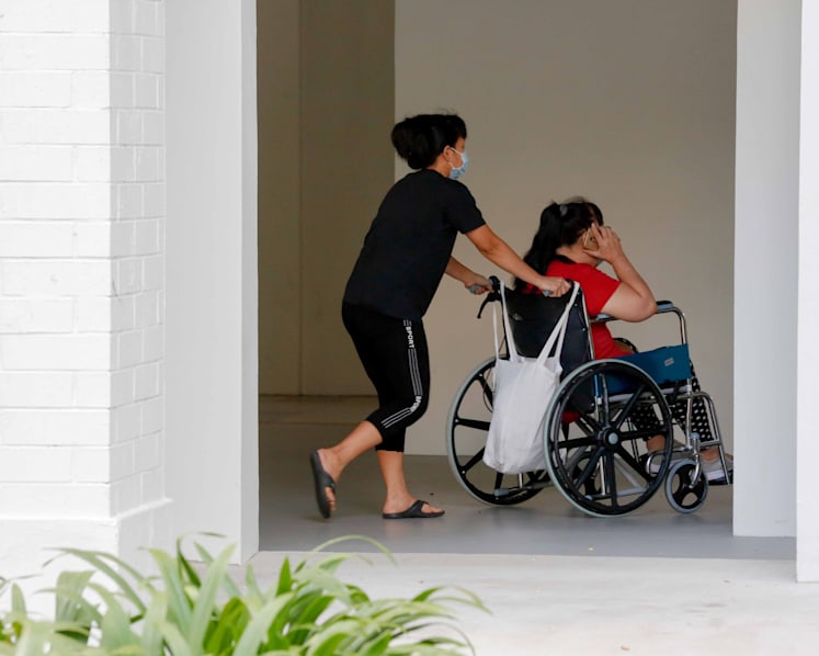 MOM should ease entry curbs on vaccinated maids