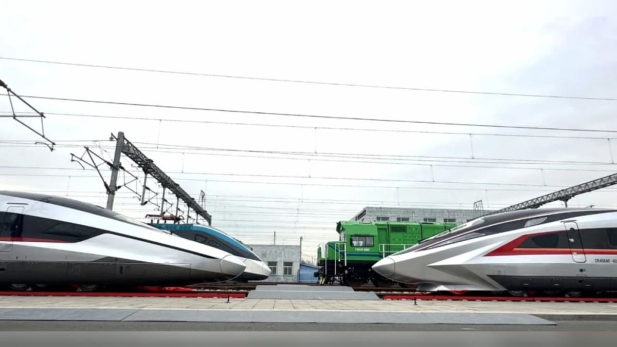China unveils prototype of world’s fastest high-speed train, with speeds of up to 450kmh China unveils prototype of world’s fastest high-speed train, with speeds of up to 450kmh