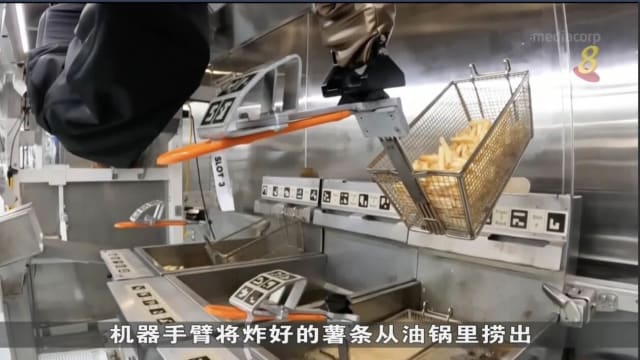 为解决人手短缺问题 美国公司进一步优化厨房机器人