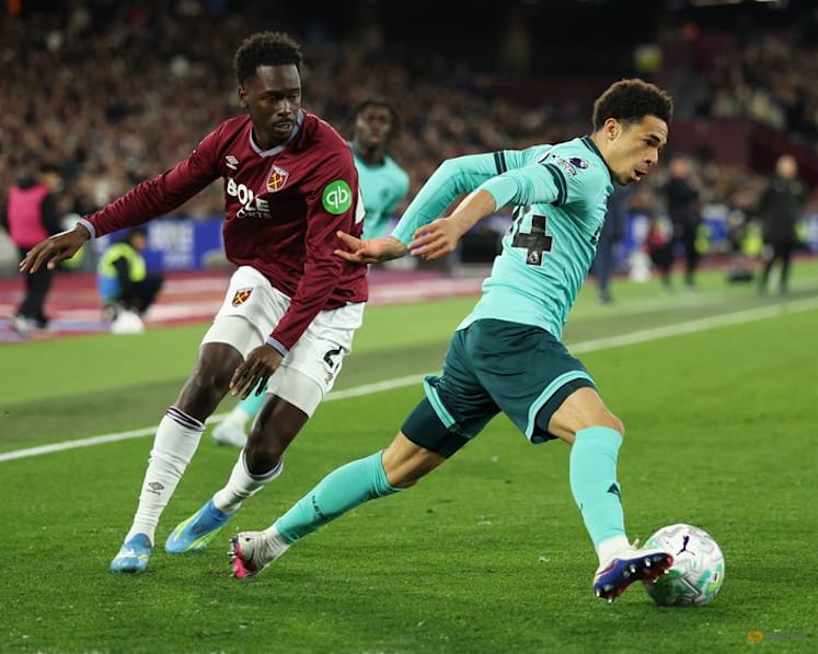 West Ham out of relegation zone with 4-0 win over Wolves