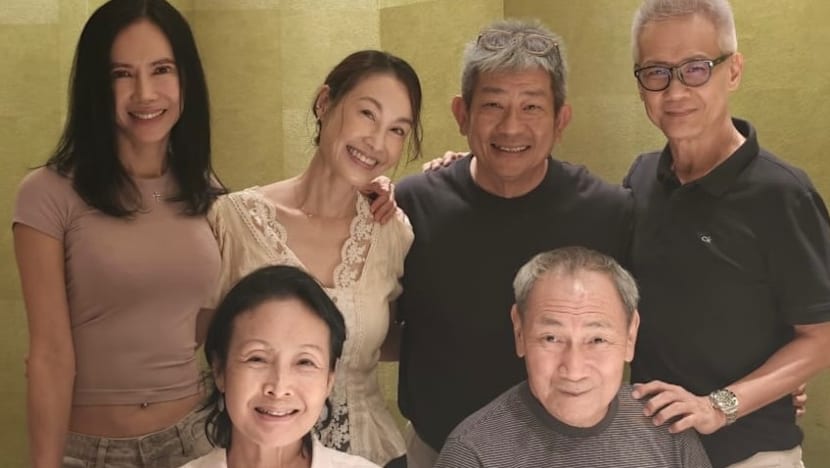 Irin Gan reunites with Growing Up ‘Ma' and 'Pa', sparking a wave of nostalgia among fans