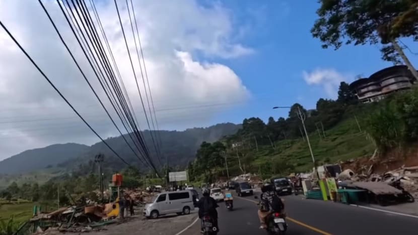 Kemenhub wacanakan bus gratis untuk atasi macet horor Puncak Kemenhub wacanakan bus gratis untuk atasi macet horor Puncak