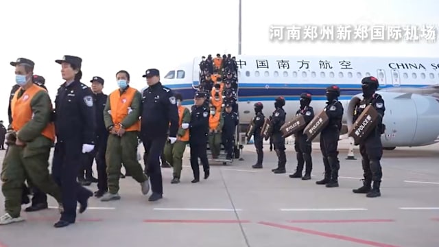 缅甸“亚太新城”被炸成废墟  952名涉电诈成员押回中国