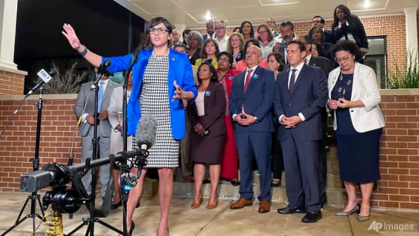 Texas Democrats leave state to try to stop GOP voting Bill Texas Democrats leave state to try to stop GOP voting Bill