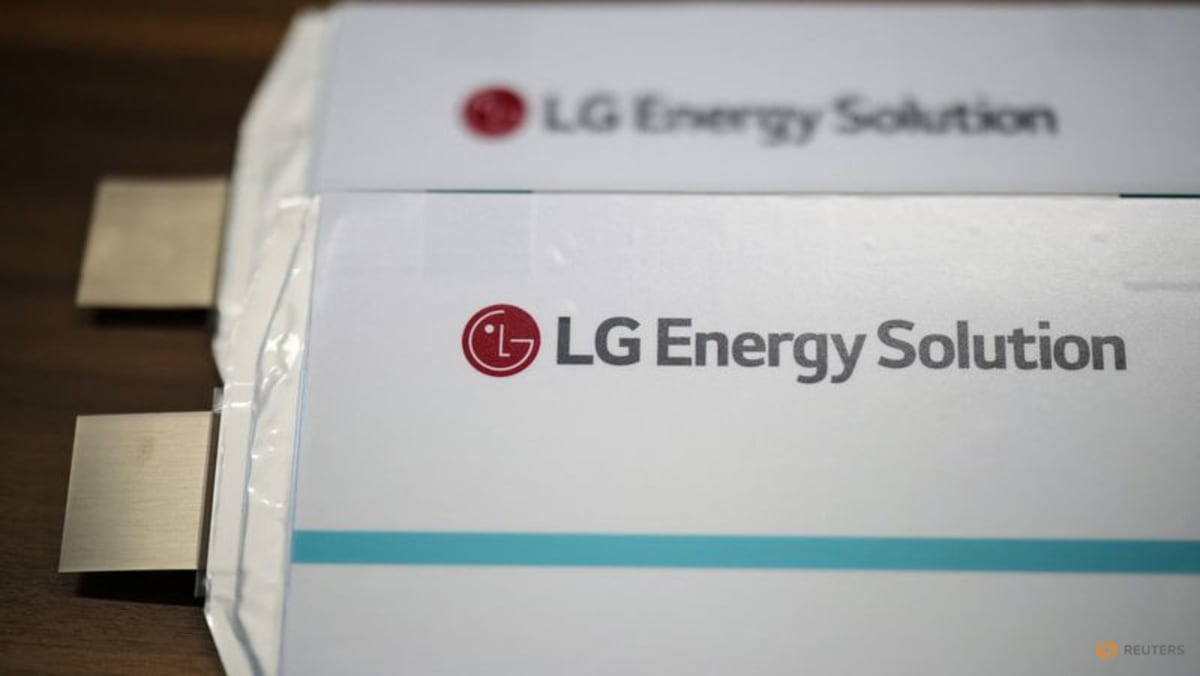 LG Energy Solution swings to loss amid weak EV demand