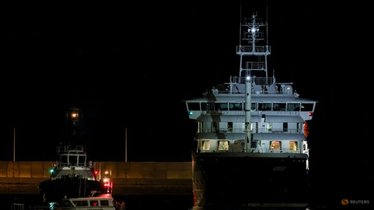 Hantavirus-hit cruise ship arrives in Spain's Canary Islands