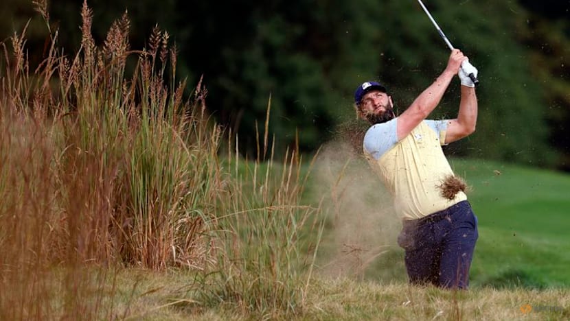 VR headsets no match for creative New York crowd at Ryder Cup, says Rahm