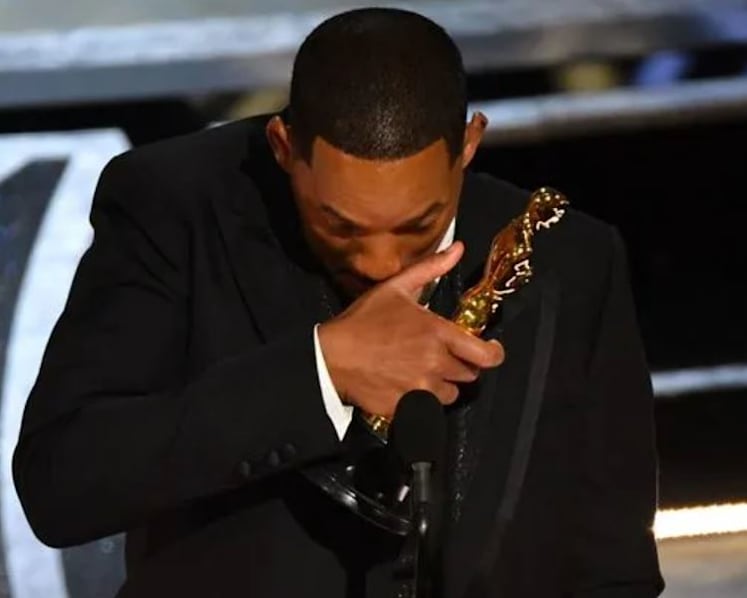 Should Will Smith return his Best Actor Oscar after assaulting Chris Rock?